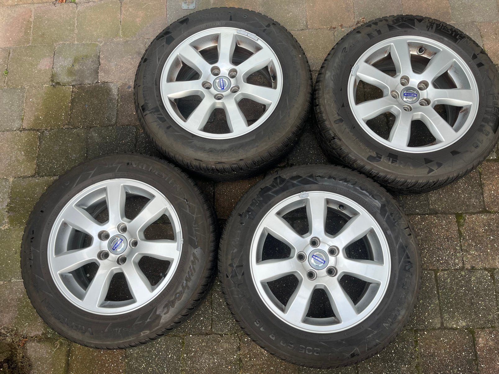 Velgen Volvo V70 205/60 r16 winterbanden (16inch), Auto-onderdelen, Ophalen, Gebruikt, 16 inch, Banden en Velgen