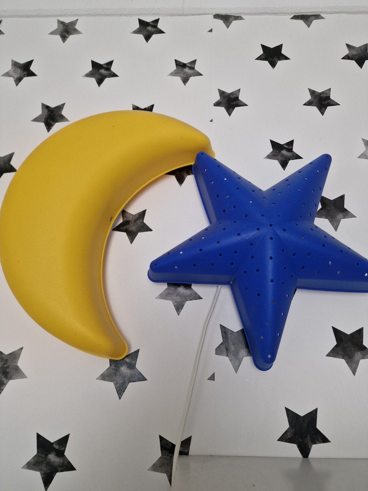 Twee leuke kunststof wandlampen van Ikea, Kunststof, IKEA, Ophalen of Verzenden, Nachtlamp