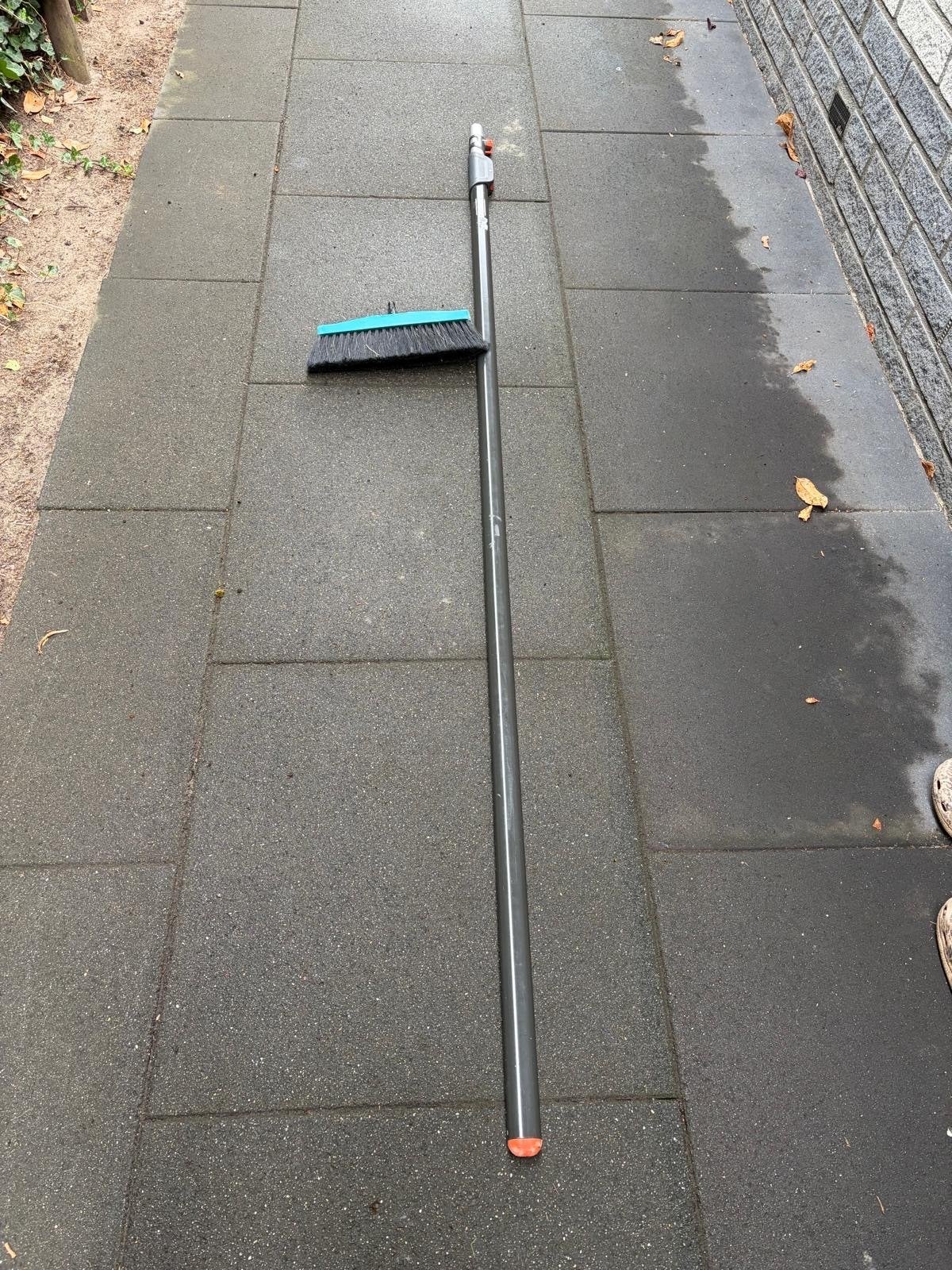 Gardena Combisystem borstelmet Telescoopsteel 210-390 m, Ophalen, Gebruikt, Bezem