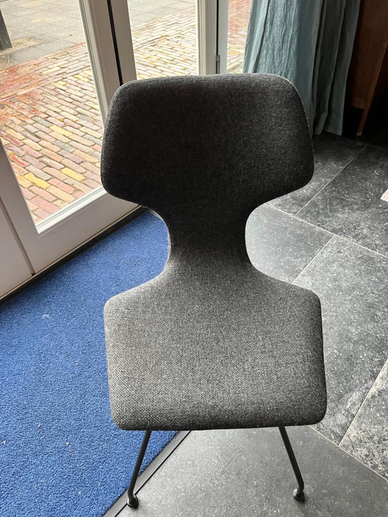 Design on Stock Cavalletta eetkamerstoel – Grijze bekleding, Huis en Inrichting, Ophalen, Zo goed als nieuw, Eén, Stof