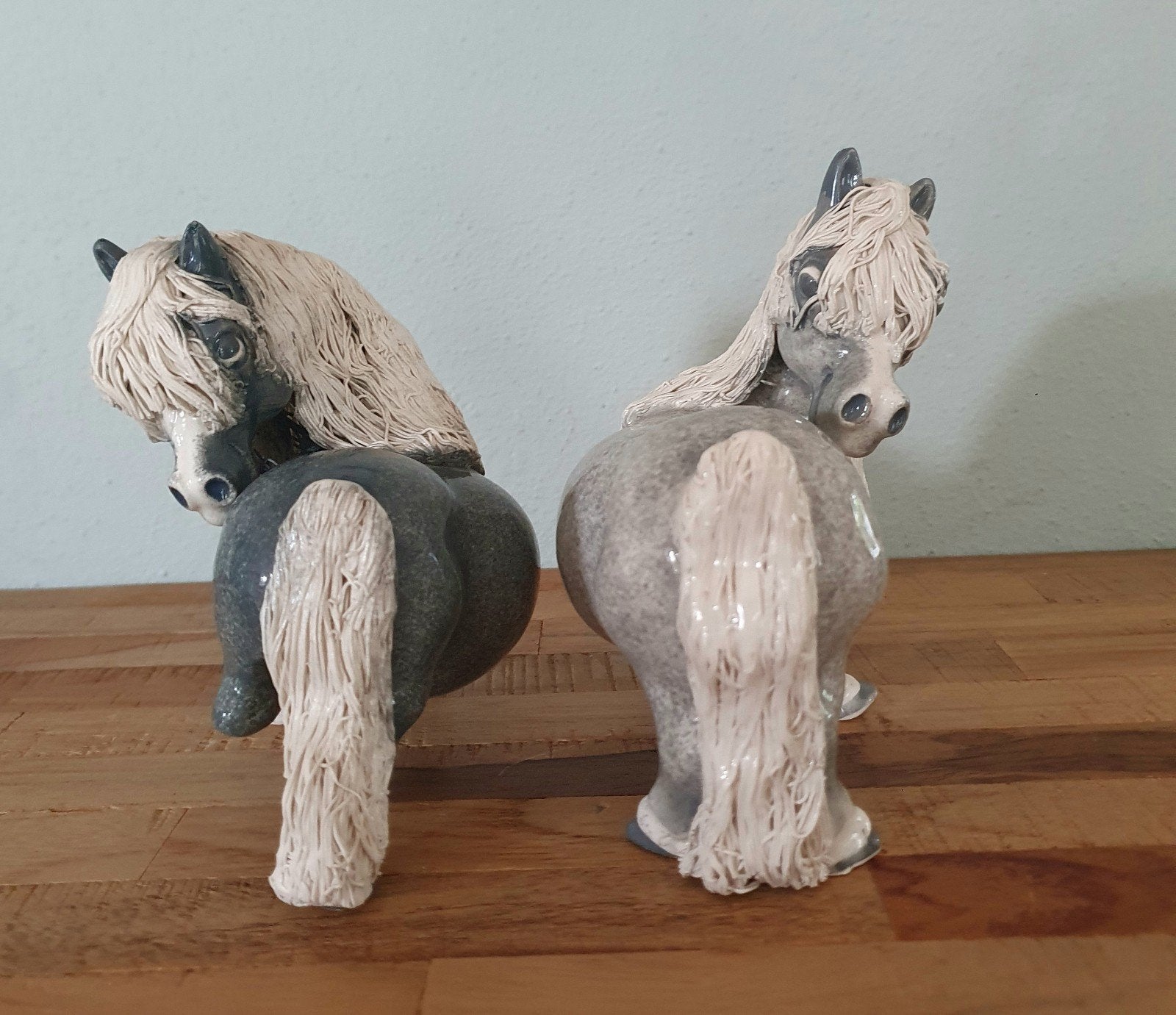 Twee Nguni Cheval Ceramics Shetland pony beeldjes Z-Afrika, Ophalen of Verzenden, Zo goed als nieuw, Dier