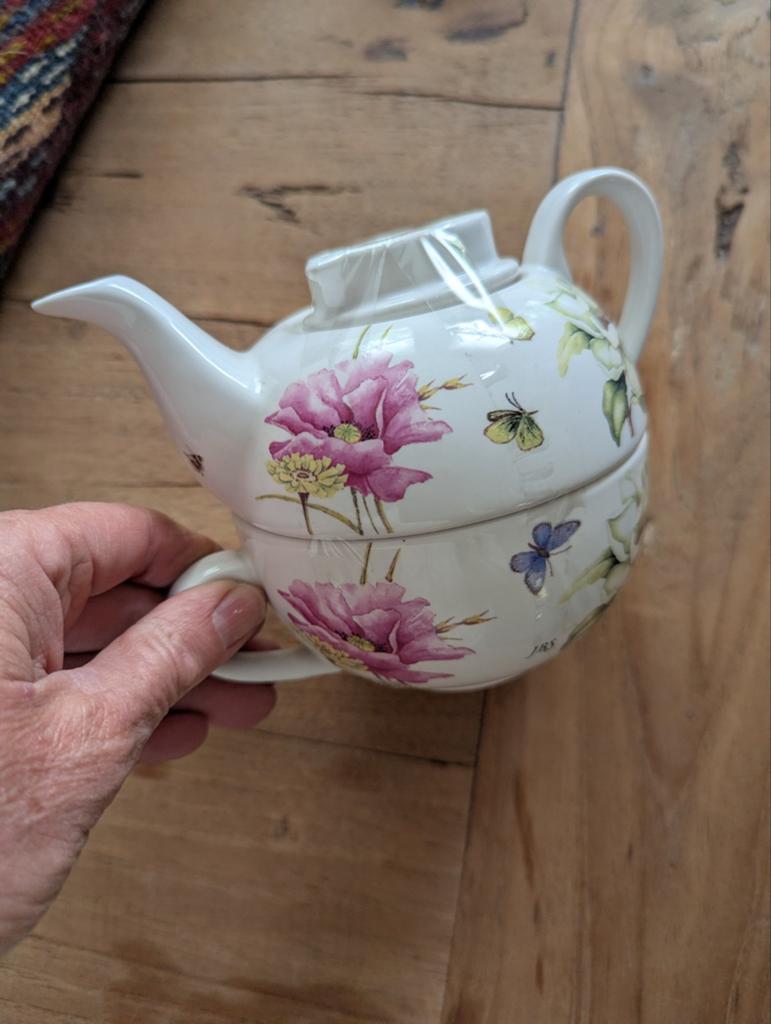 Twee theepotjes met kopjes wild flowers Janneke Brinkman, Huis en Inrichting, Keuken | Servies, Ophalen of Verzenden, Zo goed als nieuw
