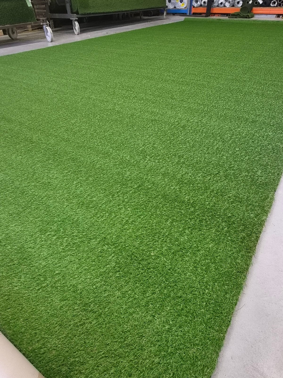 Nieuwe rol A-keus kunstgras 30mm poolhoogte 8.30x4.00 (33m2), Ophalen of Verzenden, Nieuw, 20 m² of meer