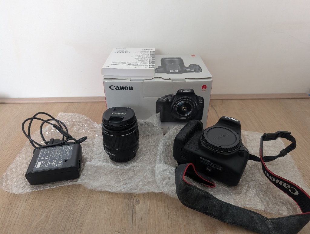 Canon EOS 2000D spiegelreflexcamera met 18-55mm lens, Ophalen, Spiegelreflex, Zo goed als nieuw, WiFi