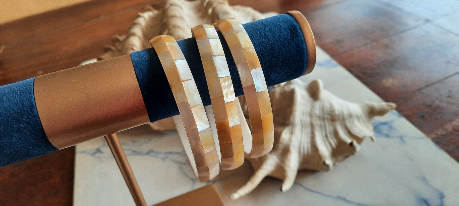 Abalone en Parelmoer Armbanden Set, Overige materialen, Beige, Ophalen of Verzenden, Zo goed als nieuw