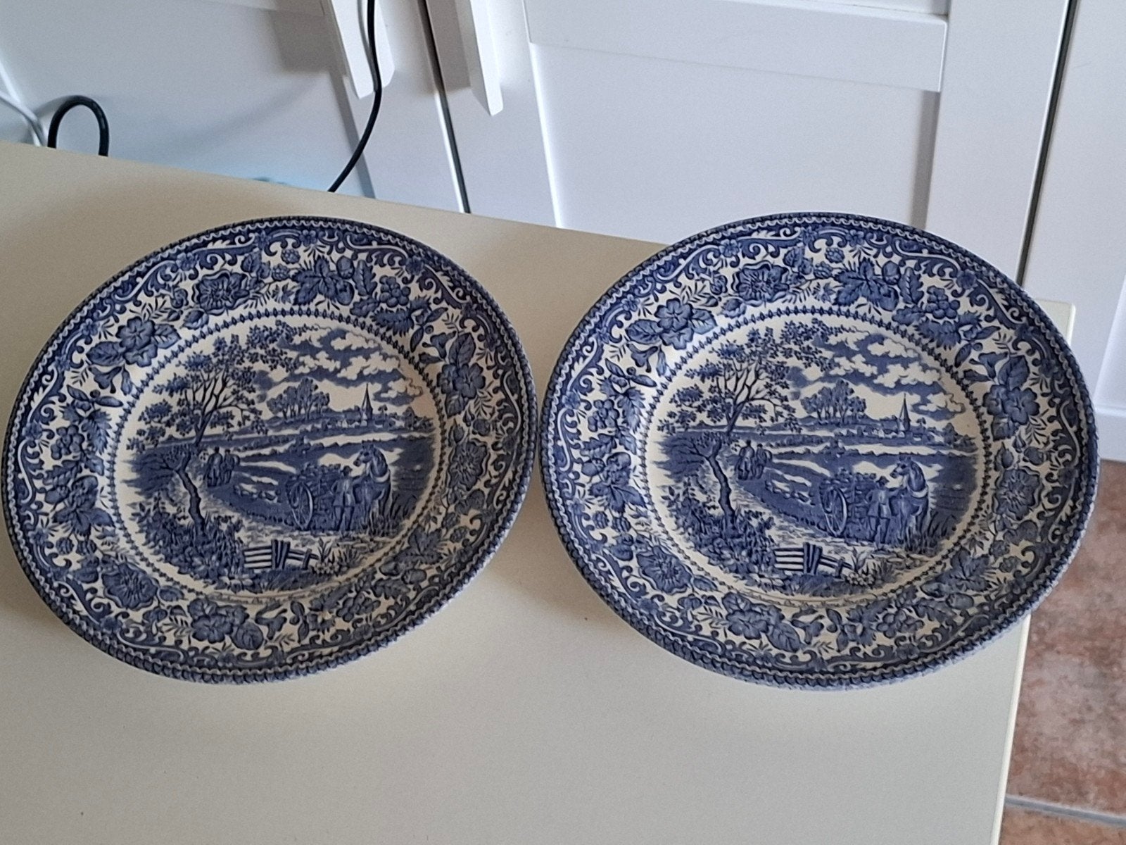 2 Blauw witte bordjes - English Ironstone, Ophalen of Verzenden