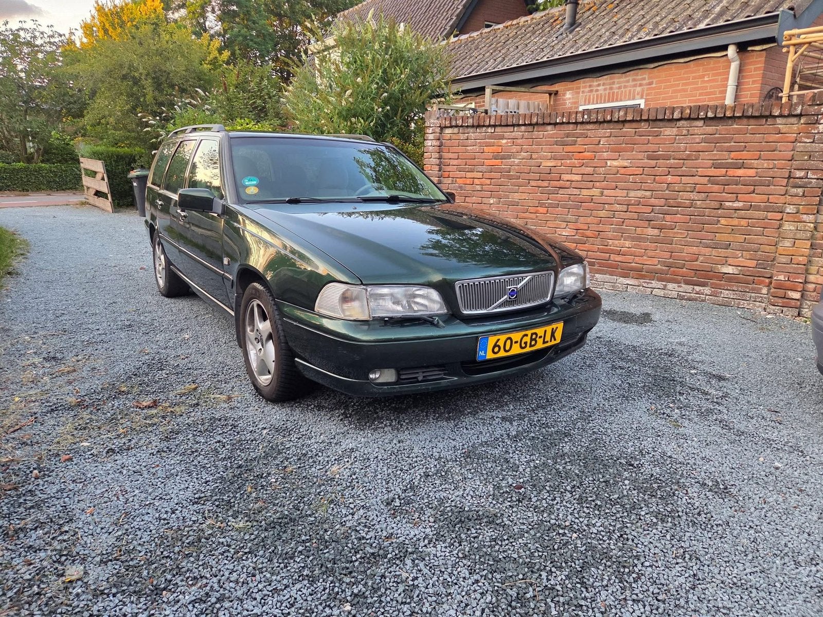 Volvo V70 2.4 170PK 2000 Groen, Voorwielaandrijving, Stationwagon, Particulier, 1600 kg