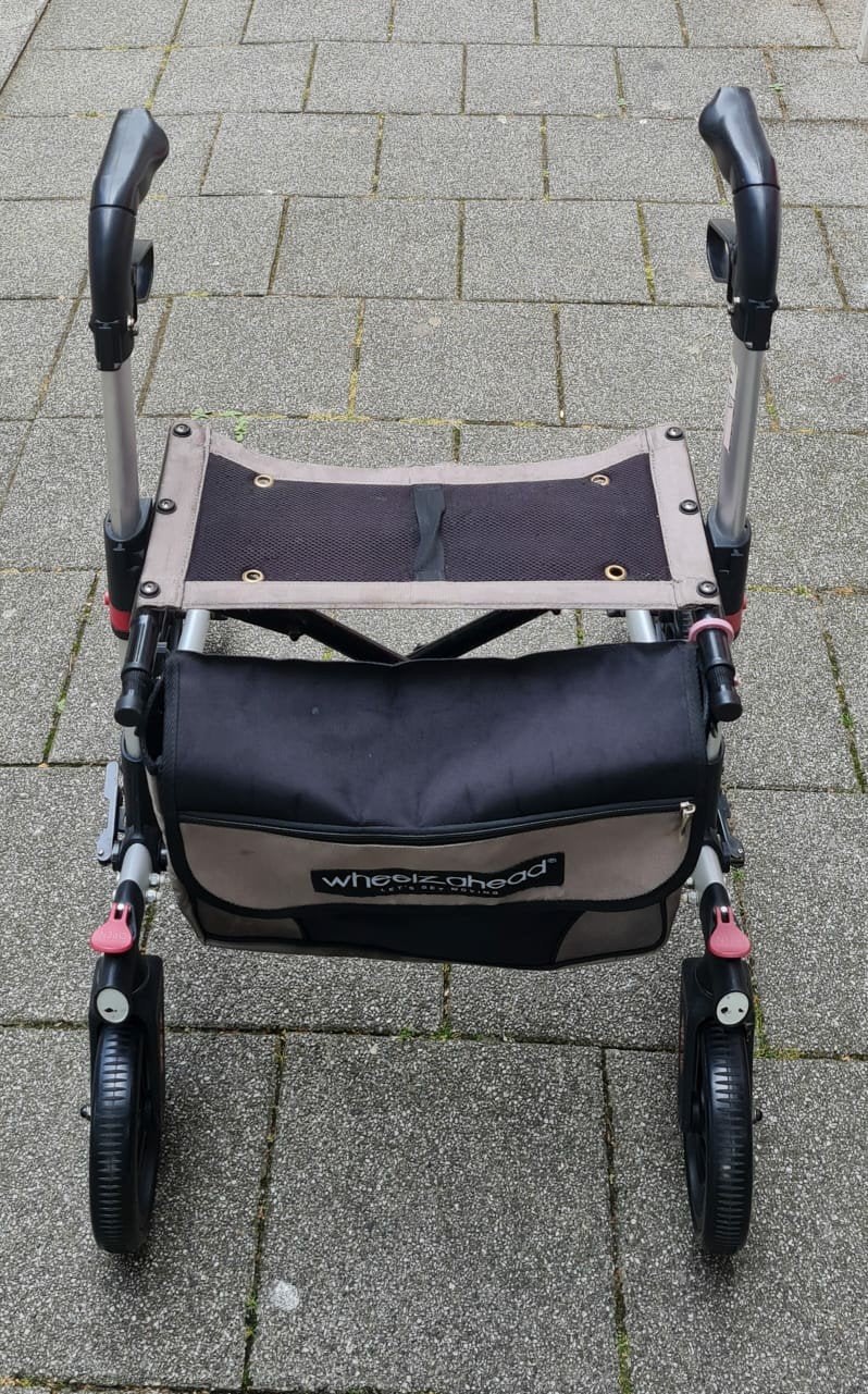 Rolator inklapbaar van het merk WHEELZAHEAD heel weinig gebr, Diversen, Ophalen of Verzenden, Lichtgewicht, Zo goed als nieuw