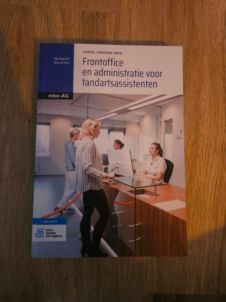 Frontoffice en administratie voor tandartsassistenten, Ophalen of Verzenden, Zo goed als nieuw, MBO