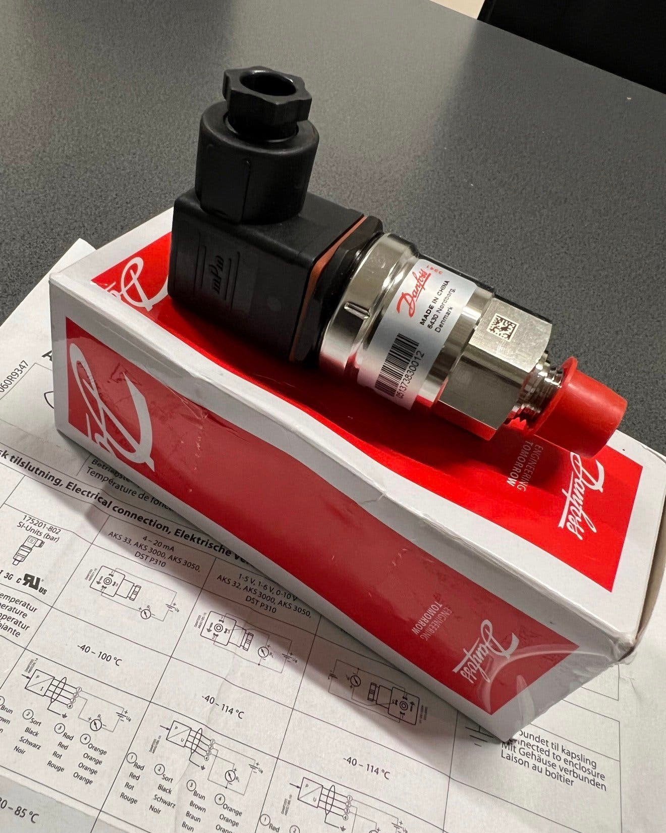 Danfoss 060G2102 Pressure Transmitter AKS33 NIEUW 1-20 bar, P, P, P, Nieuw