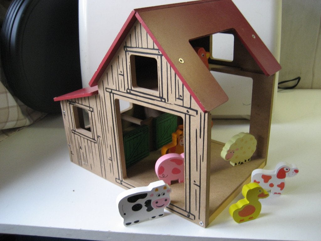 stevige houten boerderij met houten boerderij dieren, Kinderen en Baby's, Speelgoed | Houten speelgoed, Ophalen of Verzenden, Zo goed als nieuw