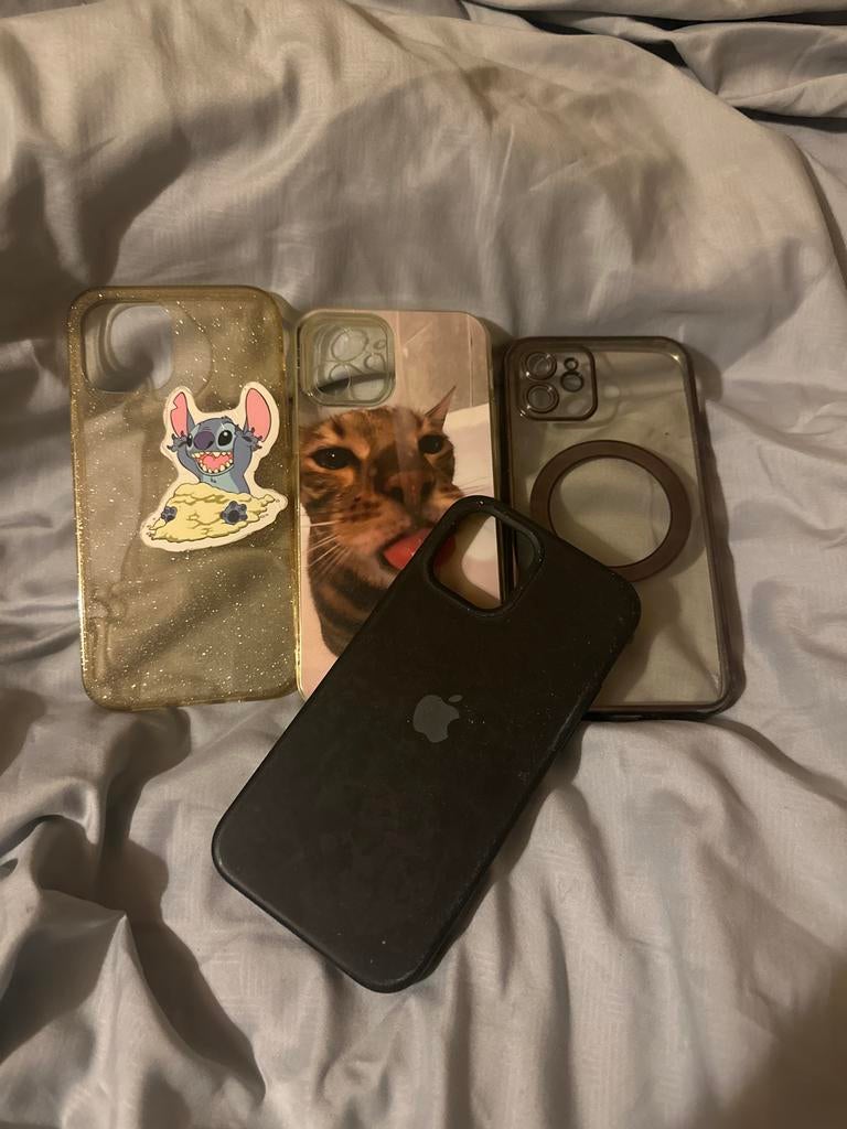 Diverse iPhone 12 hoesjes - Bescherming en stijl, Kunststof, Gebruikt, Verzenden, Overige merken