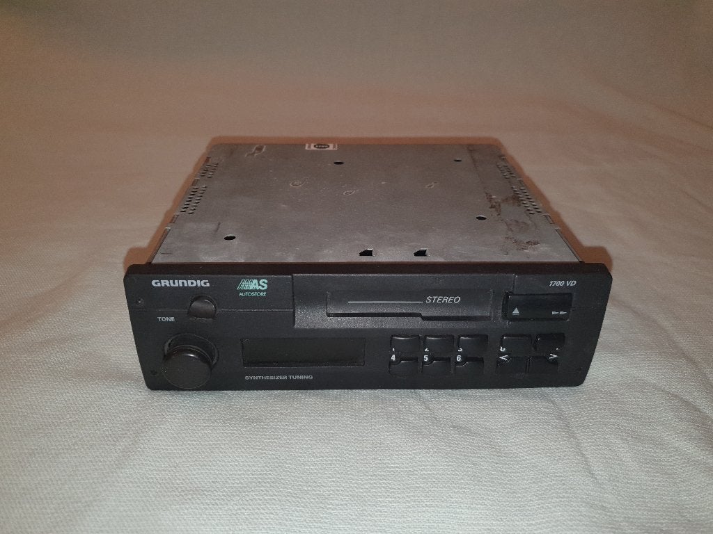 Foto 3 van Autoradio - Grundig WKC 1700 VD - Tuner Cassette Player