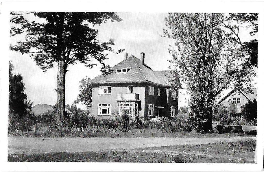 N H Pastorie Dinxperlo -- Oude Ongelopen Ansichtkaart (8749, Ophalen of Verzenden, 1960 tot 1980, Ongelopen