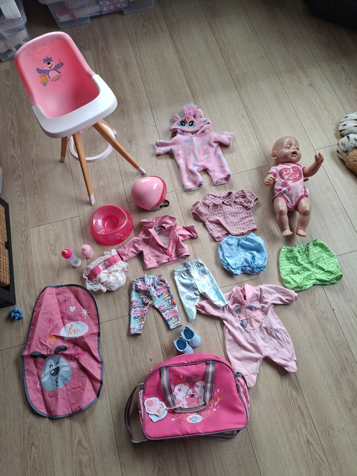 Baby Born pop met accessoires en kleding, Kinderen en Baby's, Speelgoed | Poppen, Ophalen, Gebruikt, Babypop