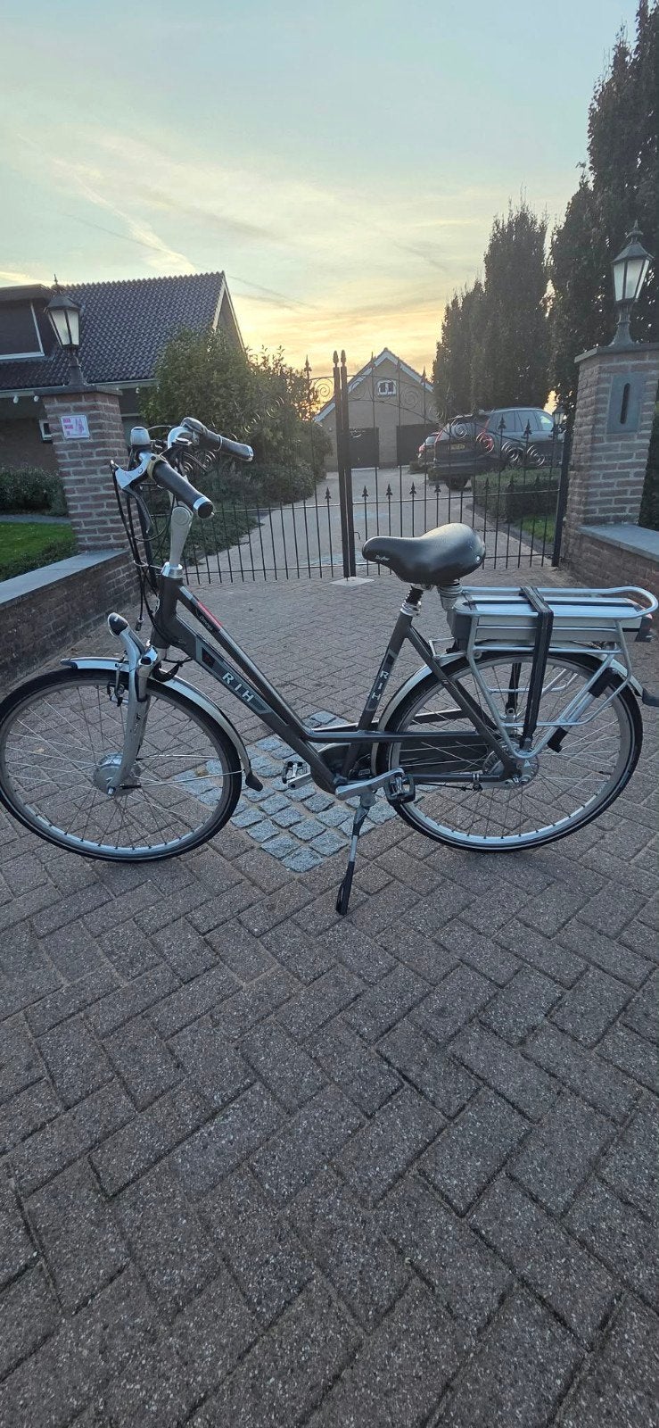 RIH Omega 1 damesfiets te koop.

Te koop aangeboden: een RIH, Ophalen of Verzenden, Gebruikt, Overige merken
