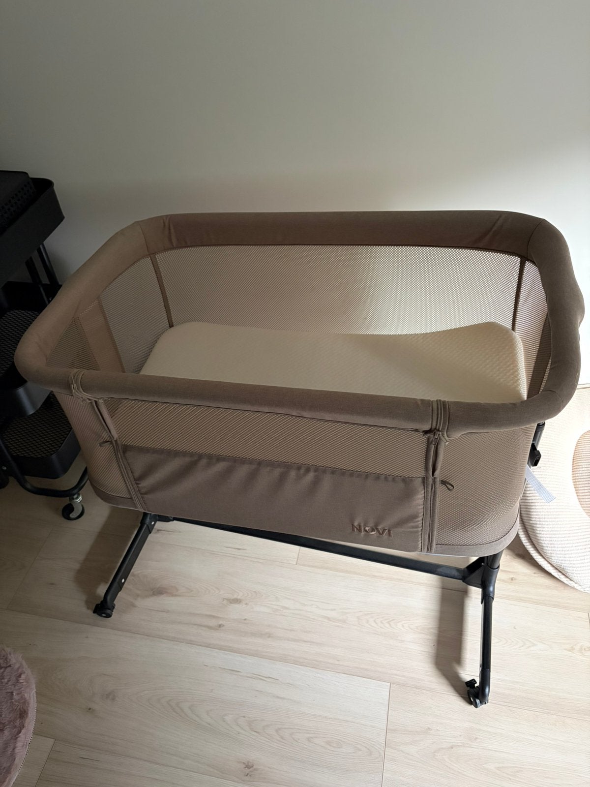 Novi co sleeper beige + matras, Ophalen, Zo goed als nieuw, Wieg