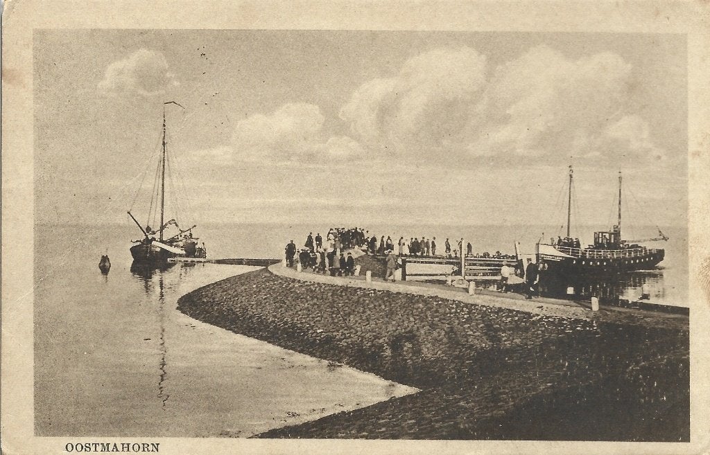 Oostmahorn*Anjum*Aanlegplaats schip/boot*1927*Veel mensen, Ophalen of Verzenden, 1920 tot 1940, Gelopen, Friesland