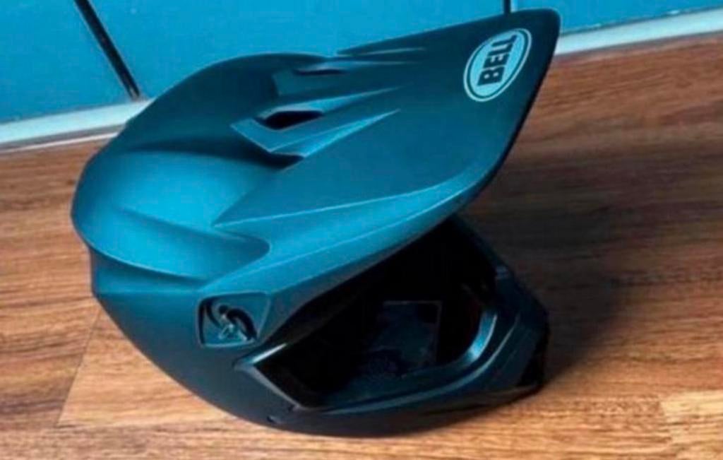 Bell Crosshelm Mat Zwart - Nieuw (Maat L), Motoren, Kleding | Motorhelmen, Nieuw zonder kaartje, L, Ophalen, Overige merken