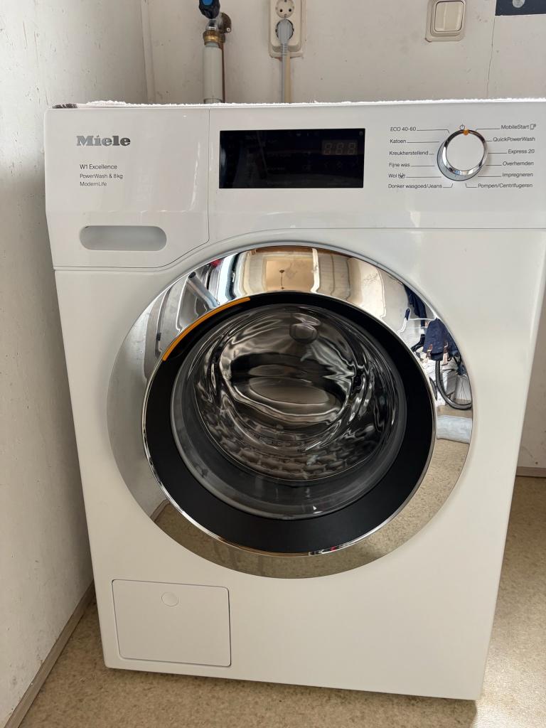 Miele wasmachine (voorlader) 8 kg, Witgoed en Apparatuur, Wasmachines, Ophalen, Zo goed als nieuw, Voorlader, 85 tot 90 cm