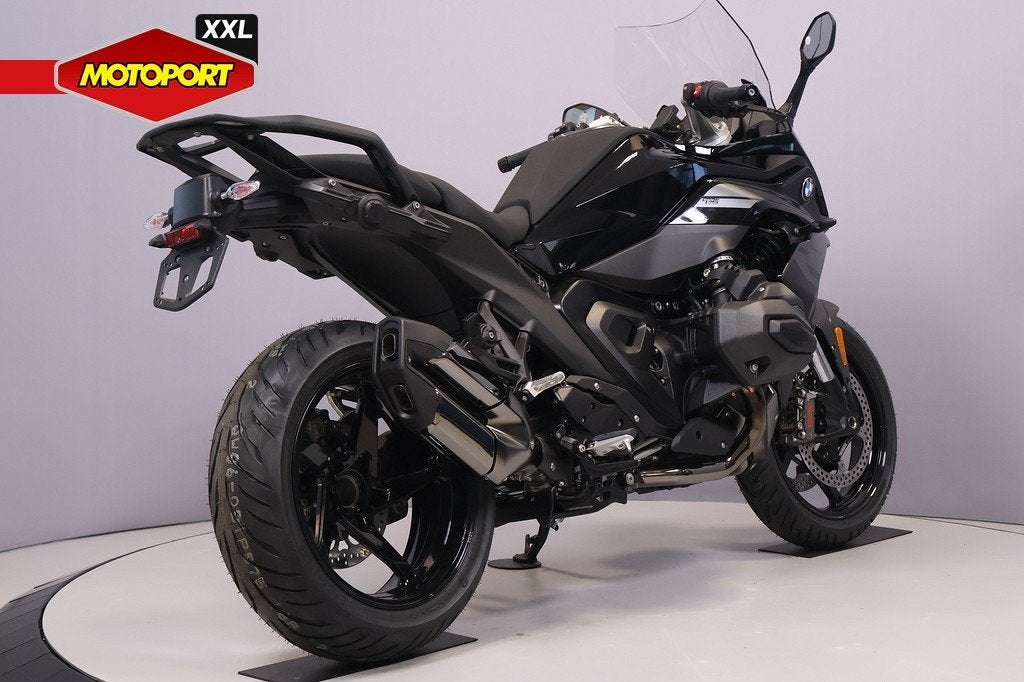 BMW R 1300 RS, Bedrijf, Sport