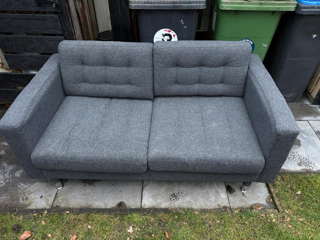 Comfortabele 2-zitsbank in grijs stof, Huis en Inrichting, Banken | Bankstellen, Ophalen, 150 tot 200 cm, Tweepersoons, 75 tot 100 cm