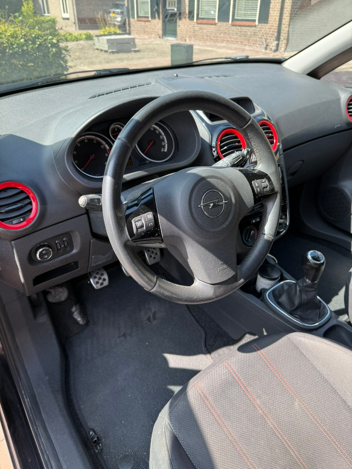 Foto 20 van Opel Corsa 1.2 86PK | 2010 | €1.295 | Zonder APK