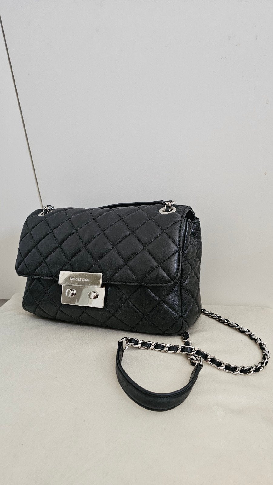 Michael Kors Zwarte Leren Crossbody Tas, Sieraden, Tassen en Uiterlijk, Tassen | Damestassen, Ophalen of Verzenden