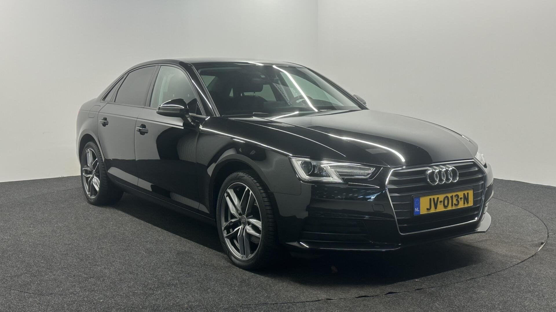 Audi A4 Limousine 1.4 TFSI CLIMATE CONTROL CRUISE LM., Auto's, Audi, Stof, Gebruikt, A4, Zwart
