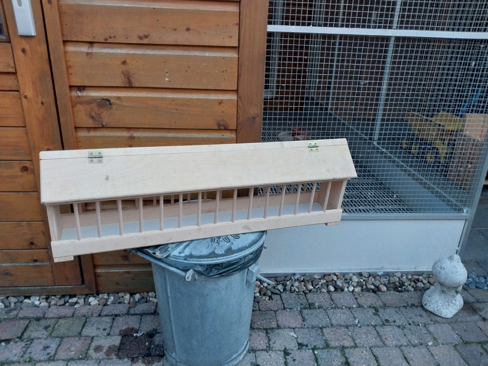 duiven voerbak 80 cm, Dieren en Toebehoren, Ophalen of Verzenden, Zo goed als nieuw, Hout, Vogelkooi