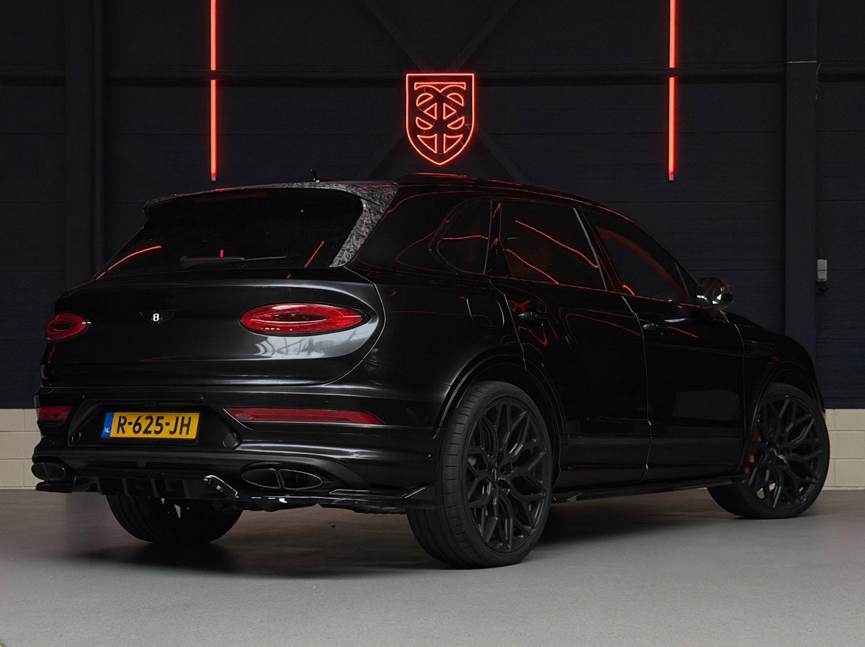 Bentley Bentayga V6 Hybrid |CARBON|PANO|MASSAGE|24"VOSSEN, Auto's, Bentley, Automaat, Bentayga, Gebruikt, Euro 6