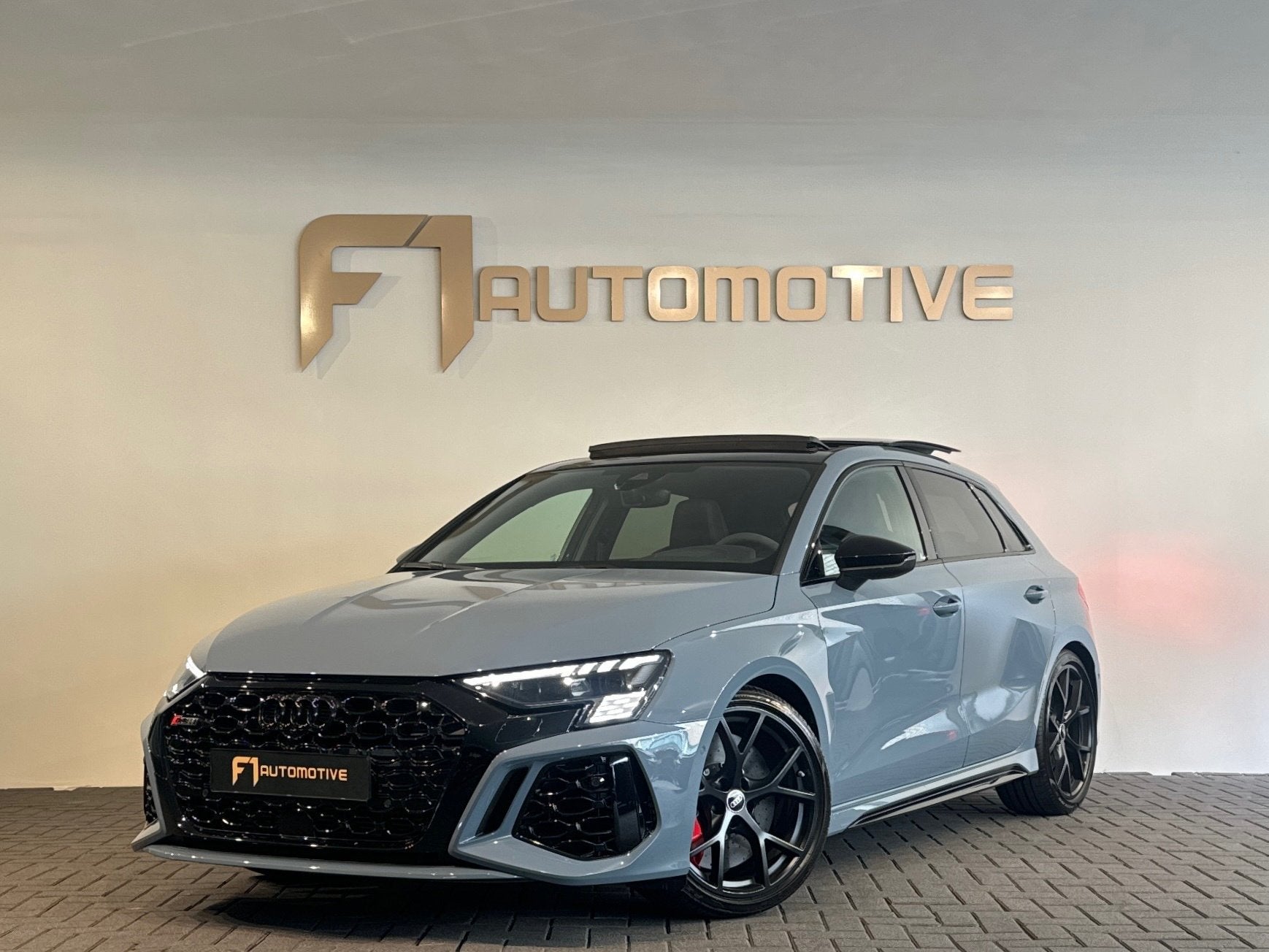 Audi RS3 Sportback 2.5 TFSI quattro Pano|Ceramic|HuD|B&O|VOL, Auto's, Automaat, Dealer onderhouden, Gebruikt, RS3