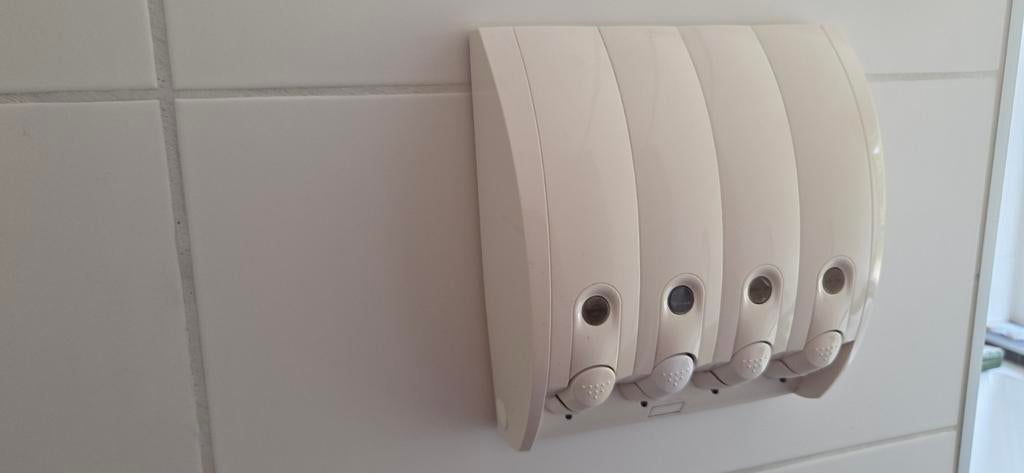 Zeepdispenser voor douche of badkamer - 2 of 4 vakken, Ophalen, Gebruikt, Wit, Overige typen
