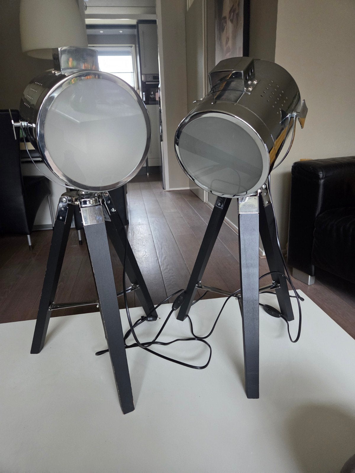 Set van 2 industriële tafellampen op statief – chroom/zwart, Zwart, Ophalen, Verstelbaar, Vintage