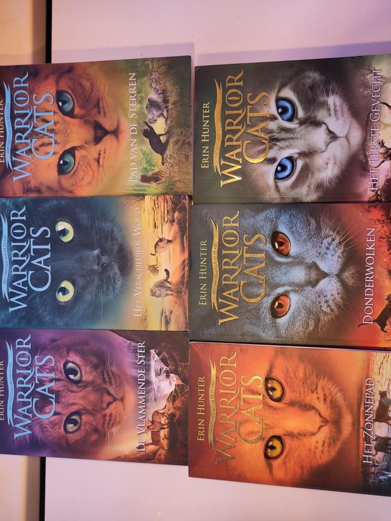 Serie 0 van warrior cats+ Vuursters missie gratis, Boeken, Fantasy, Zo goed als nieuw, Ophalen of Verzenden