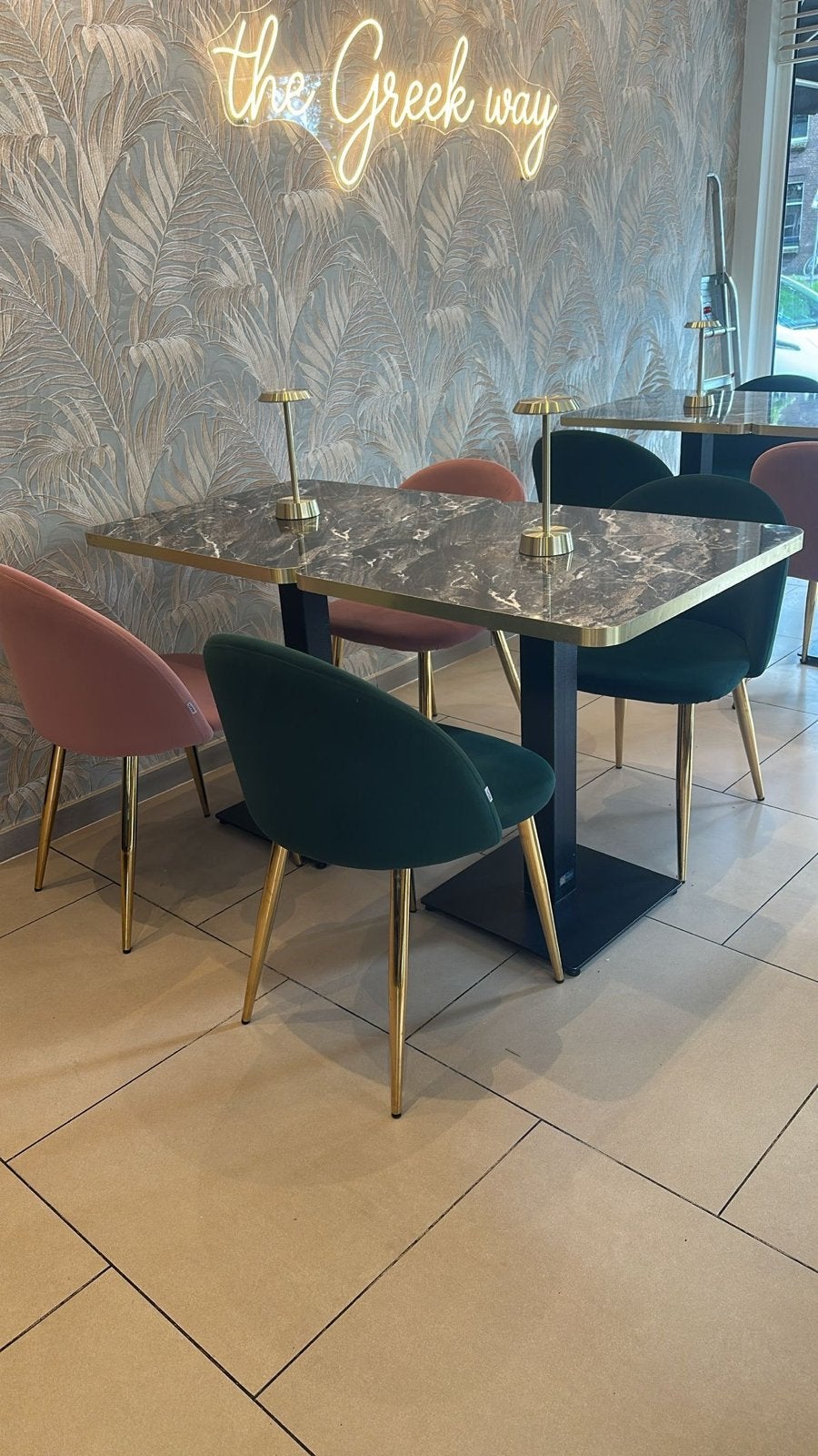 prachtige stoelen met gouden poten (roze of donkergroen), Huis en Inrichting, Stoelen, Ophalen, Overige kleuren, Zo goed als nieuw
