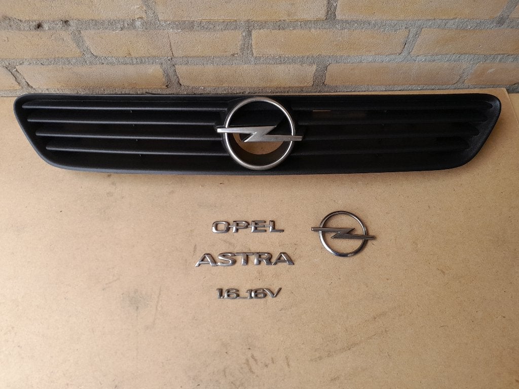 GRILLE + LOGO SET - Origineel - OPEL ASTRA G -Setprijs:€17,-, Verzenden