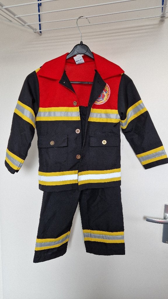 Verkleedkleren brandweer maat 116, Kinderen en Baby's, Carnavalskleding en Verkleedspullen, Ophalen, Gebruikt, 110 t/m 116, Jongen of Meisje