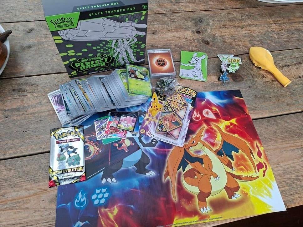 Pokémon pretpakket met o.a. 210 kaarten en veel leuks, Ophalen of Verzenden, Nieuw, Overige typen