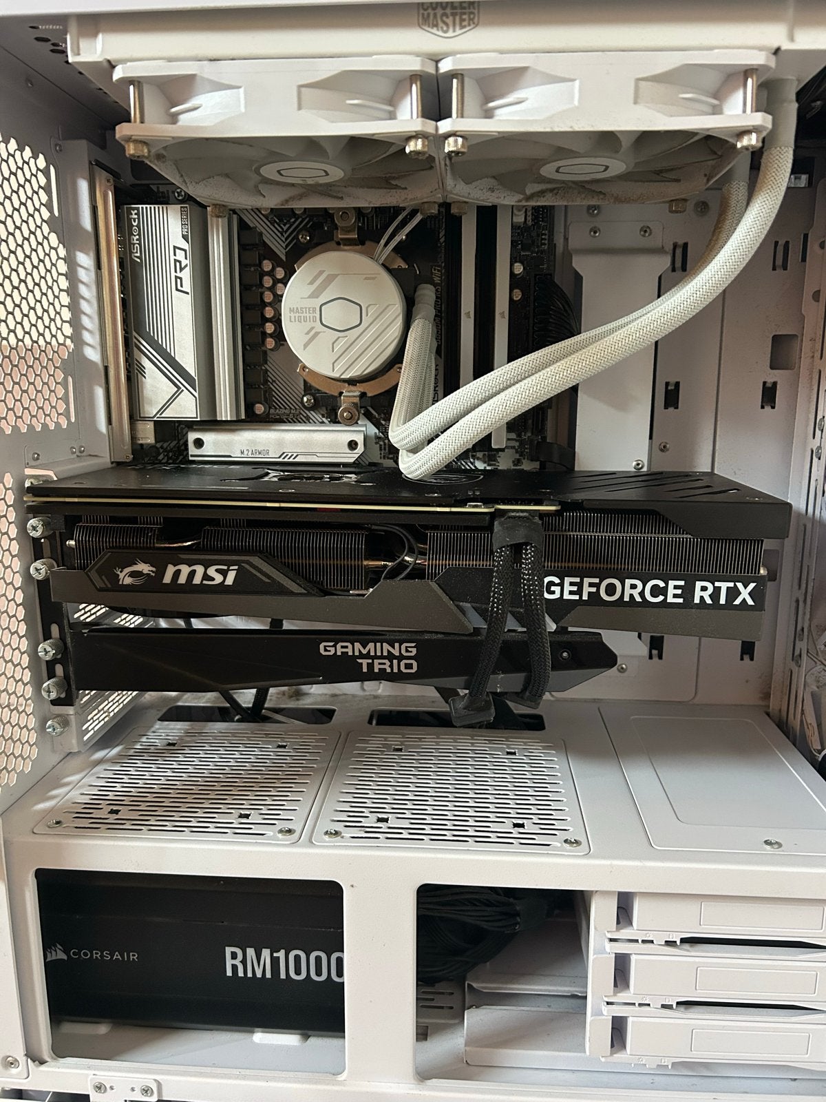 Foto 3 van Gaming PC RTX 4070Ti | Ryzen7 32GBRAM | 7800x3D | DDR5 | 2TB