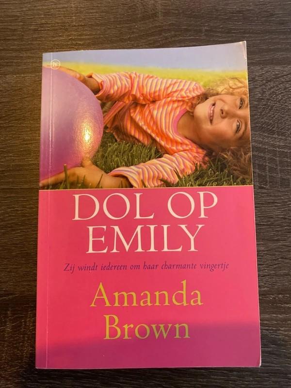 Dol op Emily - Amanda Brown (Roman), Ophalen of Verzenden, Gelezen, Amanda Brown, Nederland