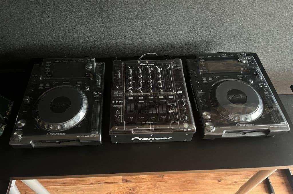 Pioneer DJ-set: 2x CDJ-2000 Nexus + DJM-850 (Studio staat!), Muziek en Instrumenten, Dj-sets en Draaitafels, Ophalen of Verzenden