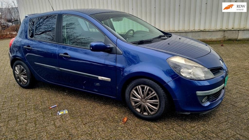 Renault Clio 1.6-16V Dynamique Luxe, Voorwielaandrijving, Gebruikt, 4 cilinders, Origineel Nederlands