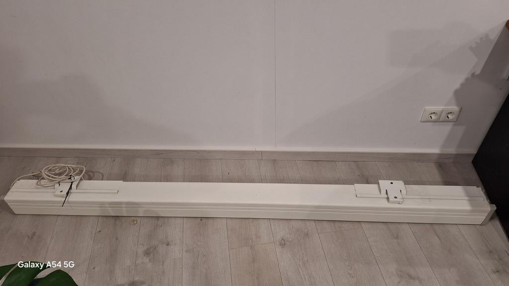 Projectiescherm Projecta Elpro 153x200 beamerscherm, Ophalen, 150 tot 200 cm, Zo goed als nieuw, Wit