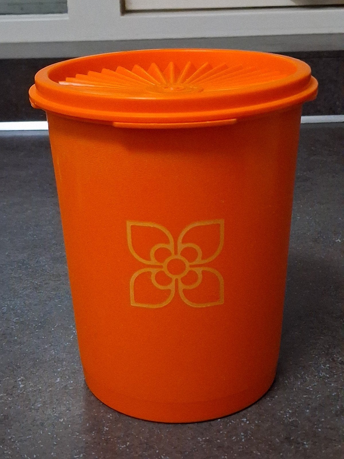 tupperware vintage voorraad bus zonnedeksel oranje 15,5 cm, Ophalen of Verzenden, Oranje