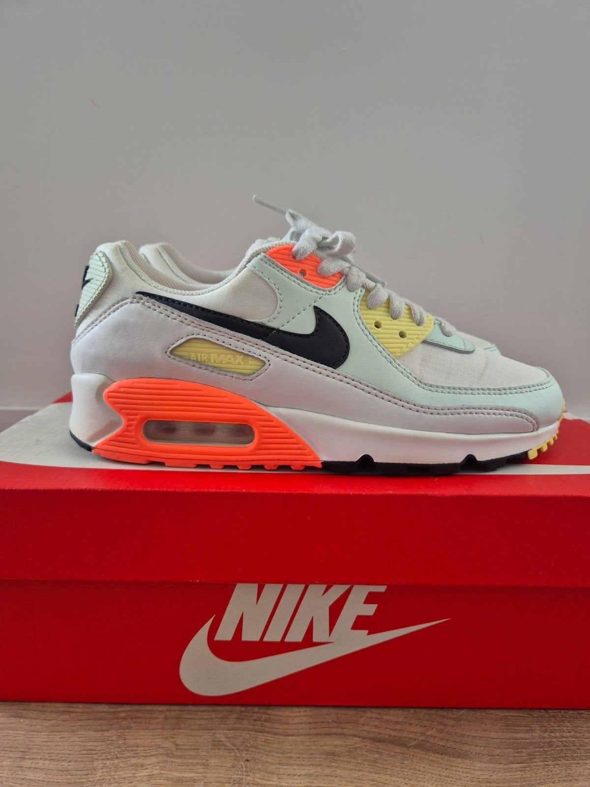 Nike air Max 90 "Summit White Bright Mango" maat 39, Wit, Nike Air Max 90, Ophalen of Verzenden, Sneakers of Gympen