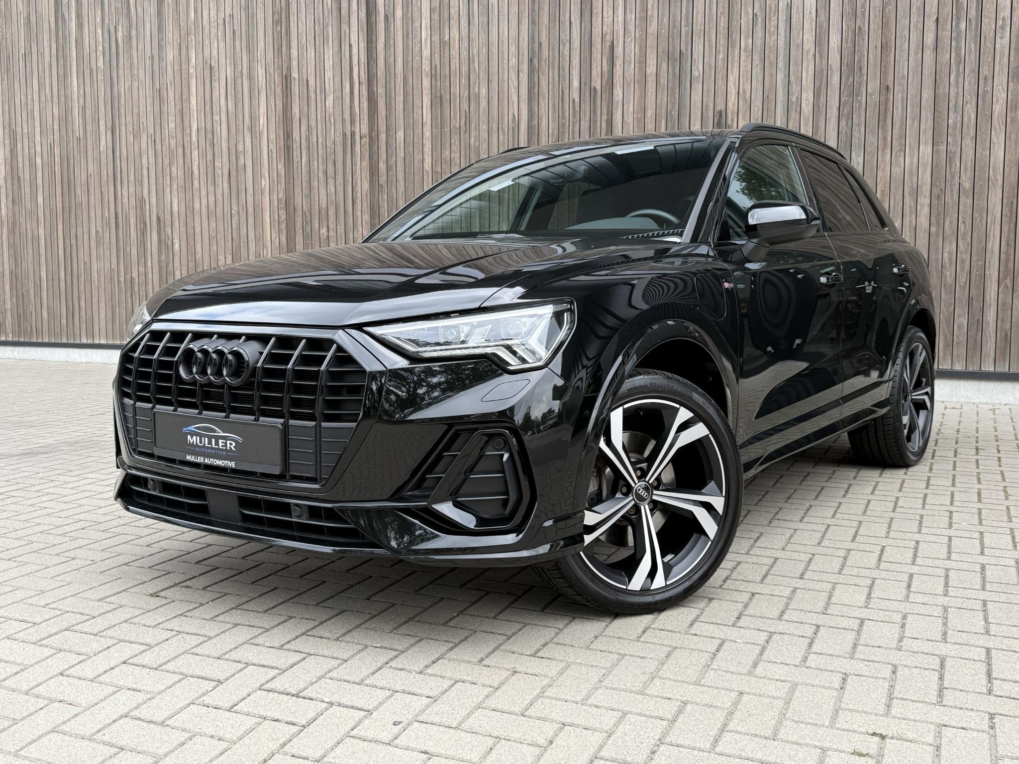 Audi Q3 45 TFSI e S edition S-line | MATRIX | SONOS | ACC |, Auto's, Gebruikt, Leder en Stof, Zwart, Automatische klimaatregeling