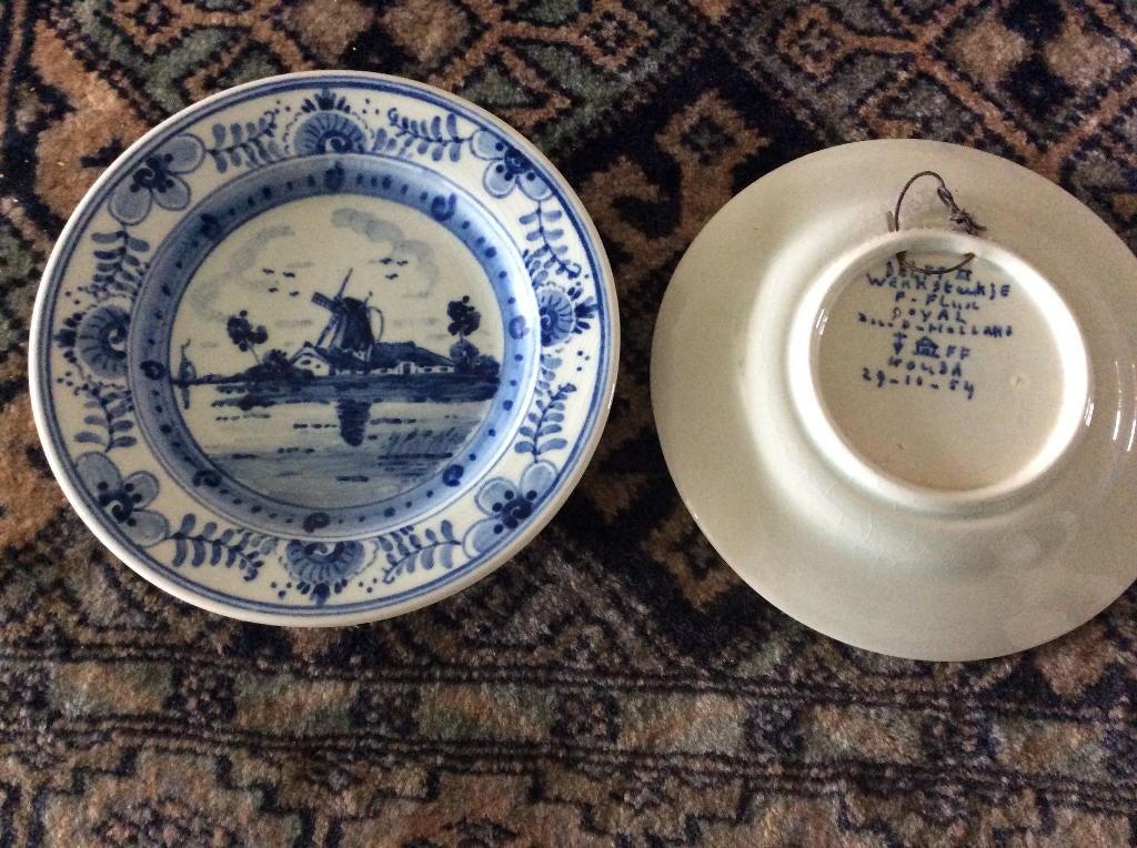 delfblauw wand bordje  uit 1954 hand geschilder, Antiek en Kunst, Antiek | Wandborden en Tegels, Ophalen of Verzenden