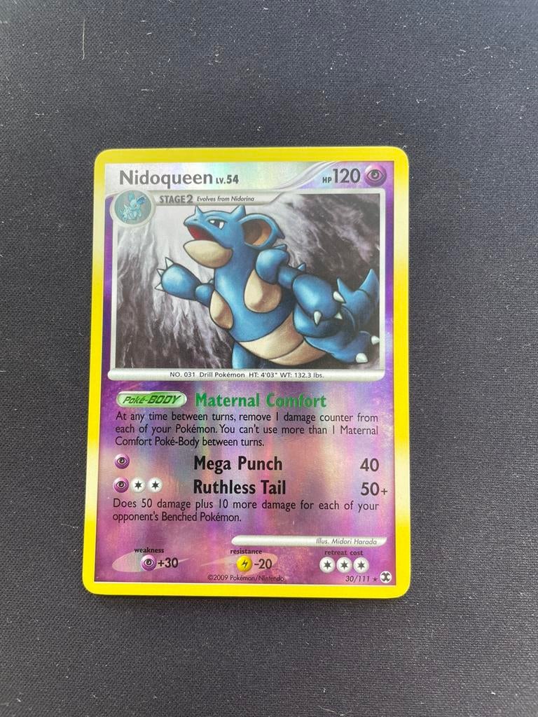 Nidoqueen rising rivals 30/111 pokemon kaart, Hobby en Vrije tijd, Verzamelkaartspellen | Pokémon, Zo goed als nieuw, Ophalen of Verzenden