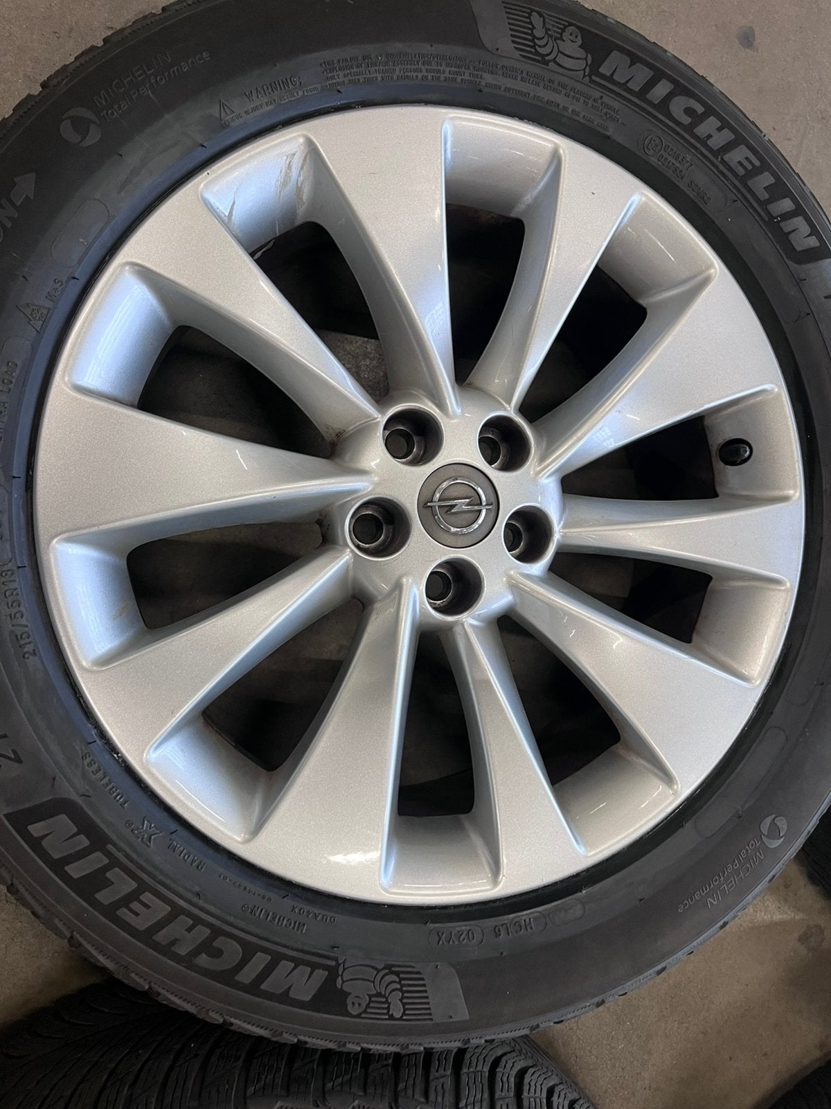 18 inch orig. Opel Mokka / Astra ALU winterset Michelin 7mm, Ophalen, 18 inch, Banden en Velgen, Winterbanden